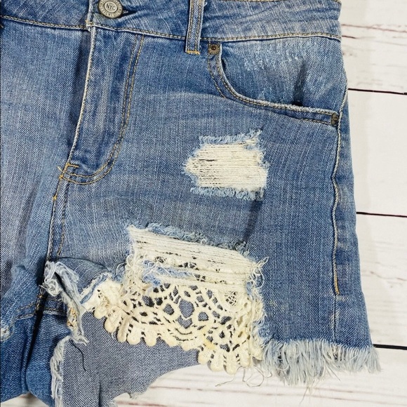 Aeropostale Womens Jean Shorts Size 4 Denim High Wasted Shorty Raw Hem Cut Off - Picture 4 of 8